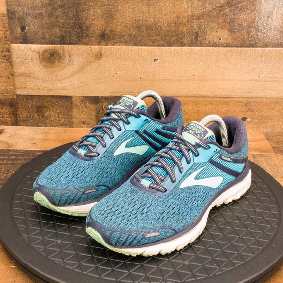 brooks shoes gts 18 womens